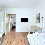 Komfortable In Fuer Firmen & City-trips Apartamento *
